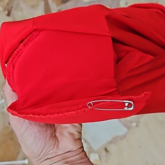 Vintage SPITALNICK 100% red silk size 4 long blouse padded shoulders - Picture 10 of 11